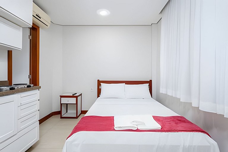 Studio com ótima localização - PF02