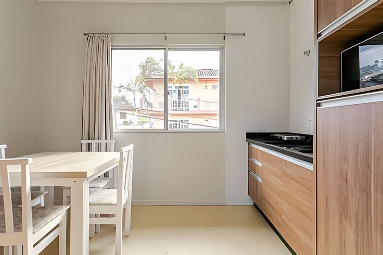 Loft espaçoso com sacada - PM05