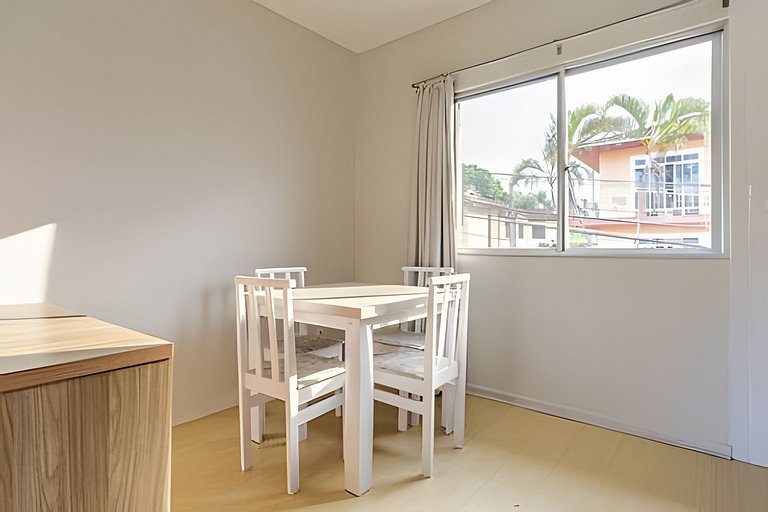 Loft espaçoso com sacada - PM05