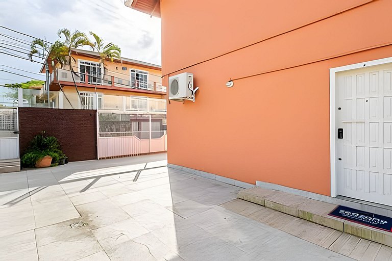 Loft espaçoso com sacada - PM05