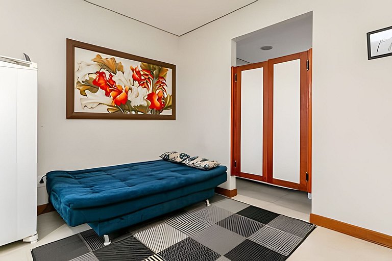 Studio amplo próx. UFSC - PF14