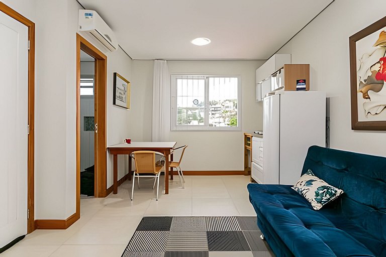 Studio amplo próx. UFSC - PF14