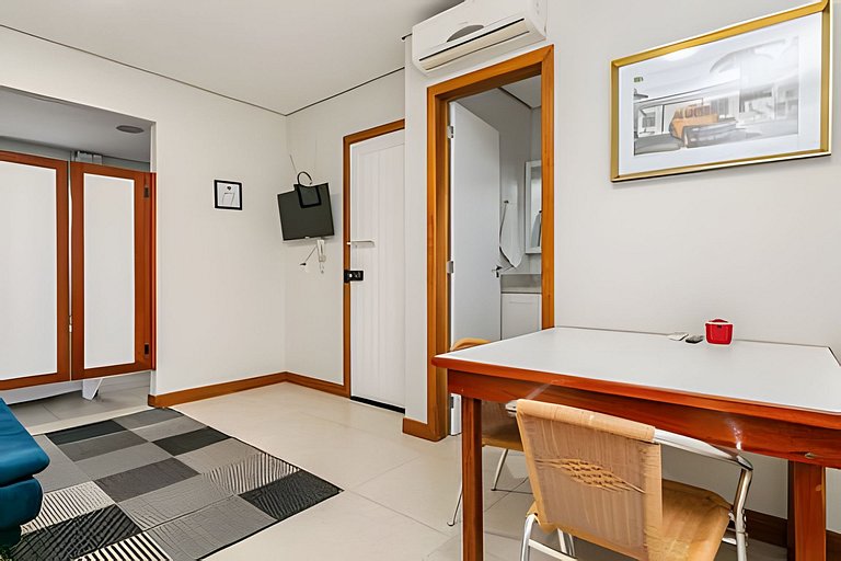 Studio amplo próx. UFSC - PF14