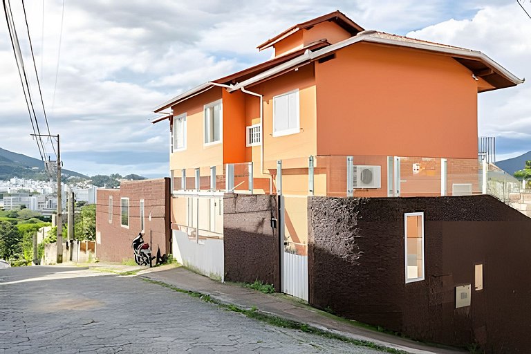 Studio térreo a 3 min da UFSC - PM04