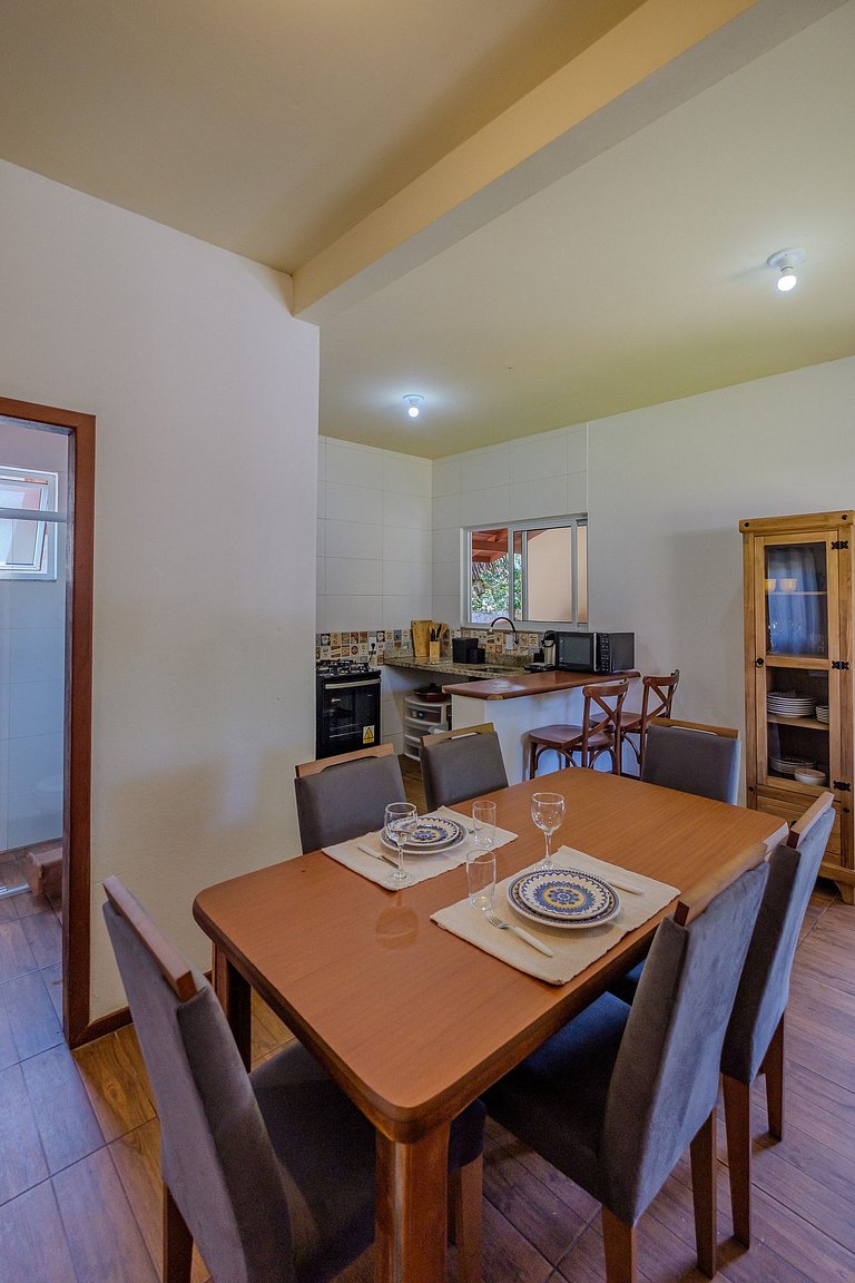 Casa 2 quartos com Churrasqueira Perto da Praia