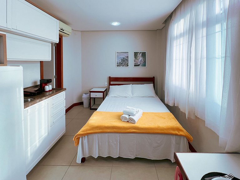 Studio com ótima localização - PF02