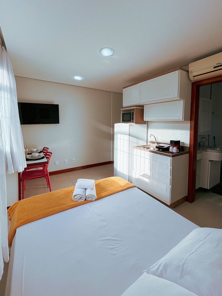 Studio com ótima localização - PF02