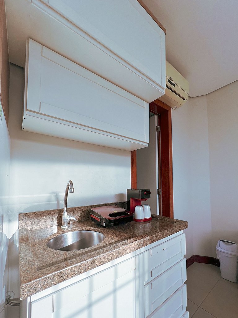 Studio com ótima localização - PF02