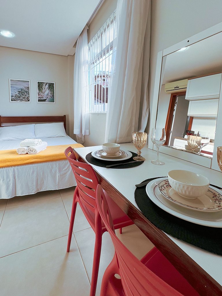 Studio com ótima localização - PF02