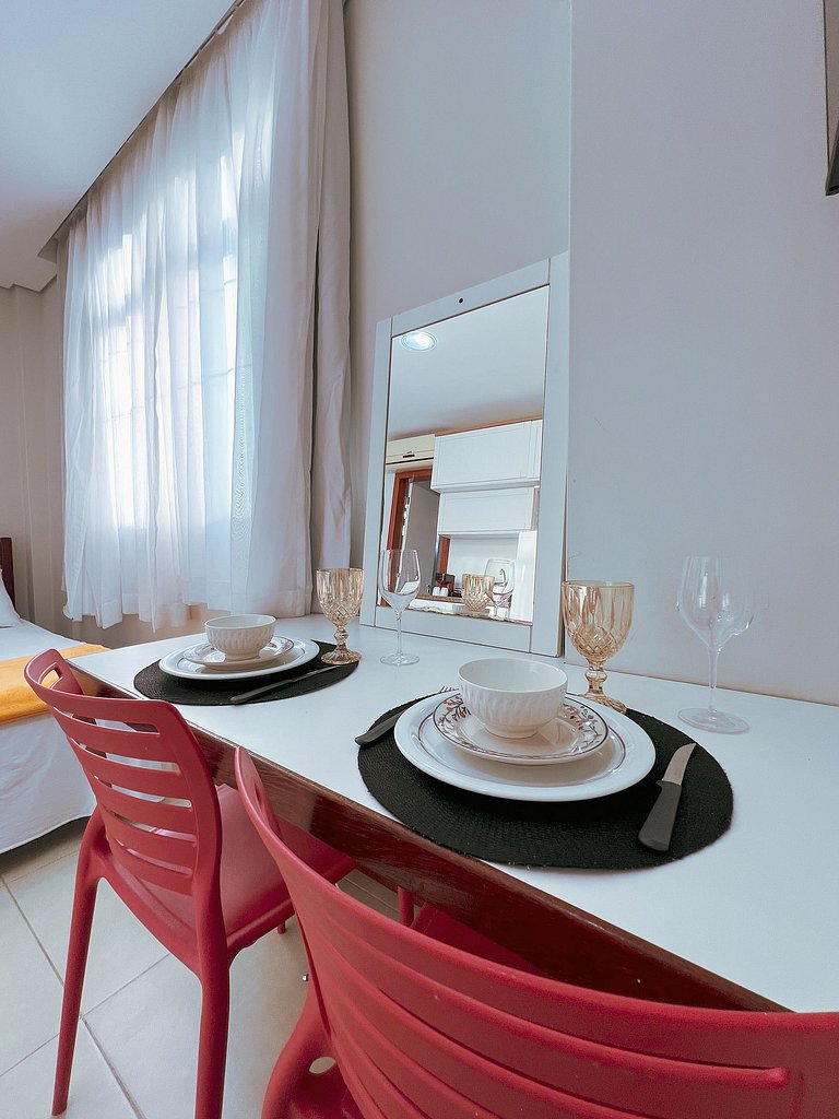 Studio com ótima localização - PF02