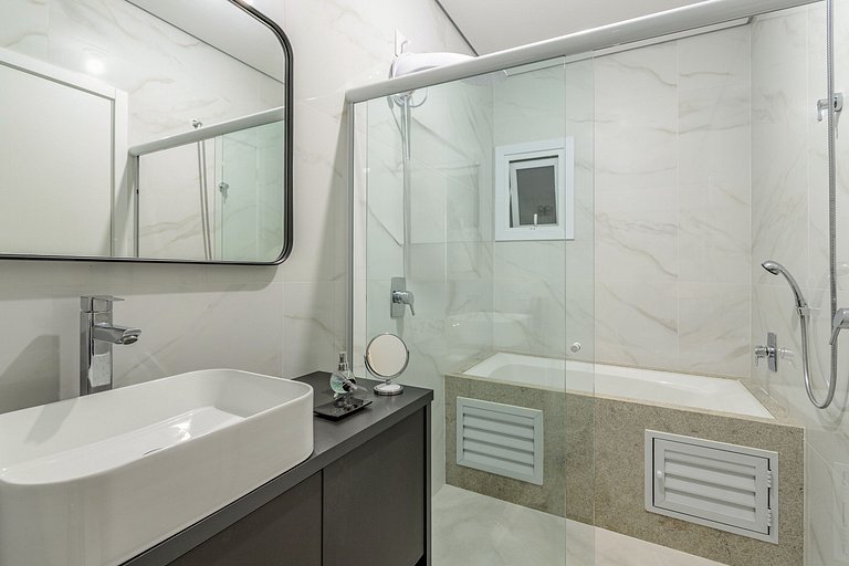 Refúgio Sofisticado com Vista Panorâmica