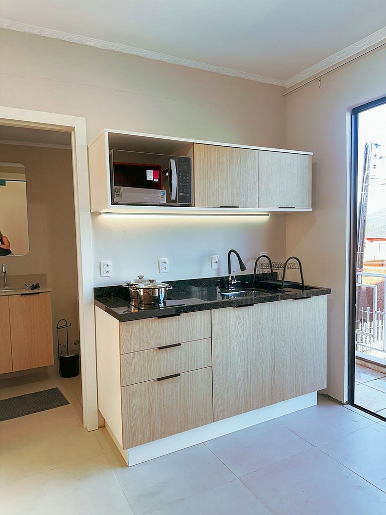 Studio Amplo Prox. UFSC - PC01