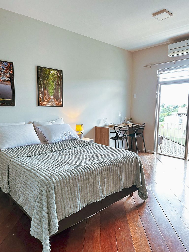 Studio amplo prox UFSC - PM06