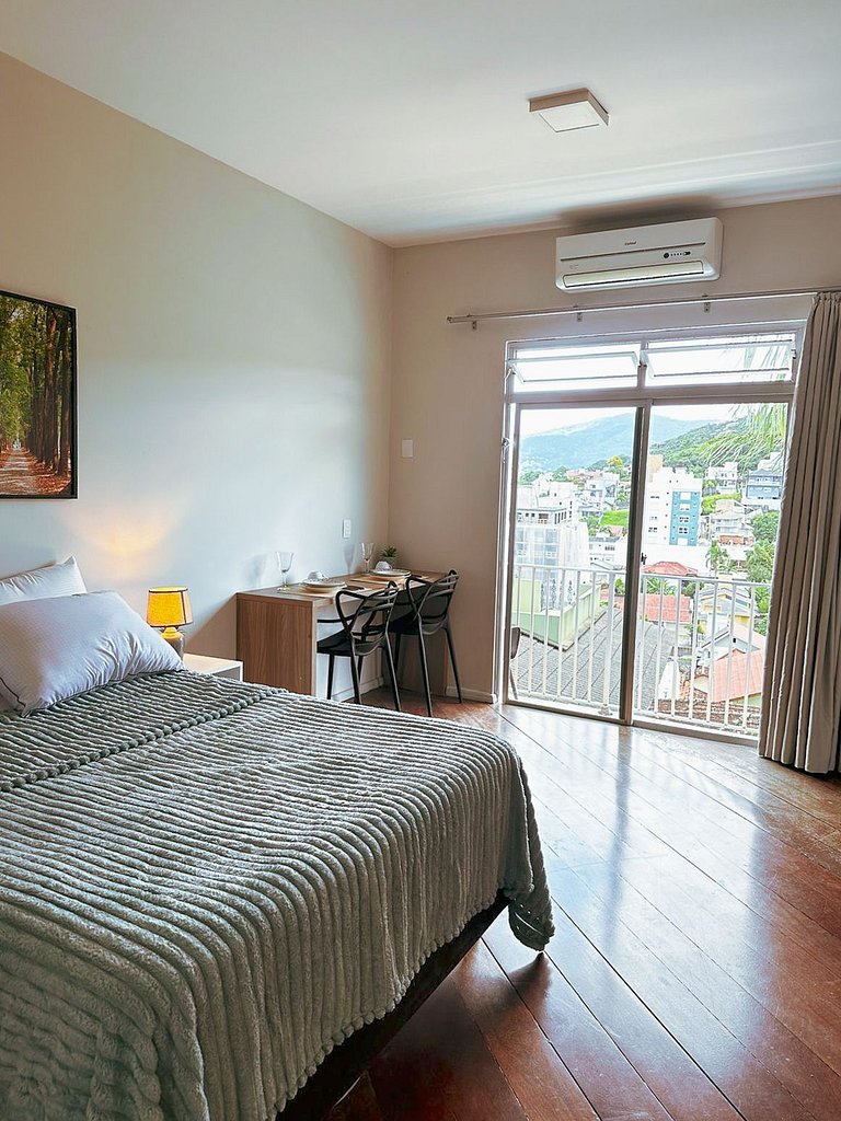 Studio amplo prox UFSC - PM06