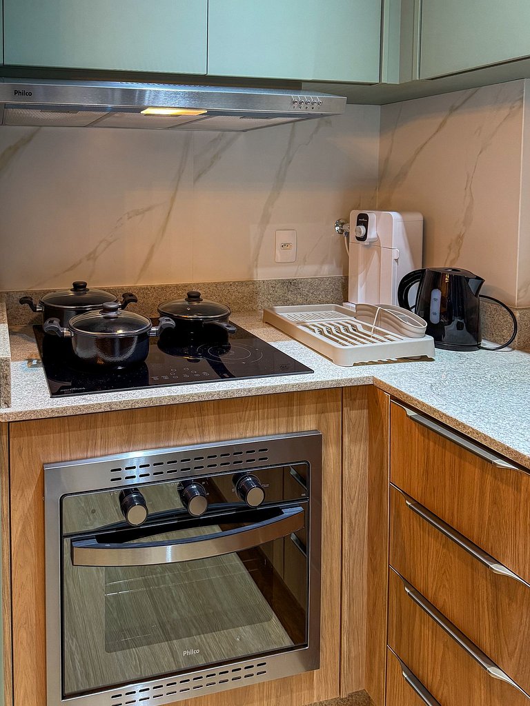 Apartamento novo e moderno no Centro | 600 mega