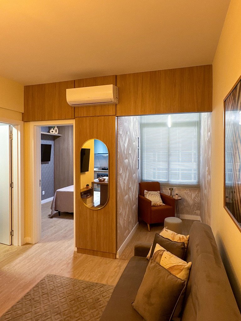 Apartamento novo e moderno no Centro | 600 mega