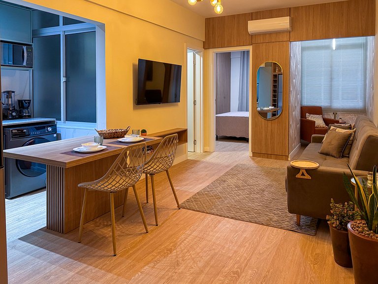 Apartamento novo e moderno no Centro | 600 mega