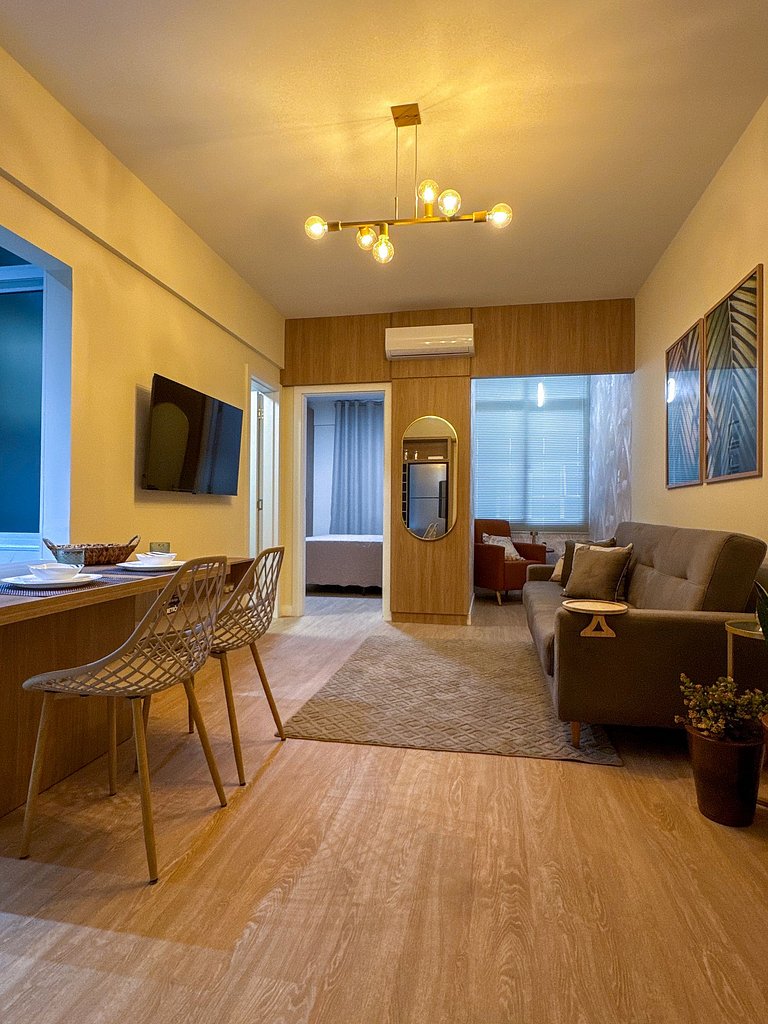 Apartamento novo e moderno no Centro | 600 mega