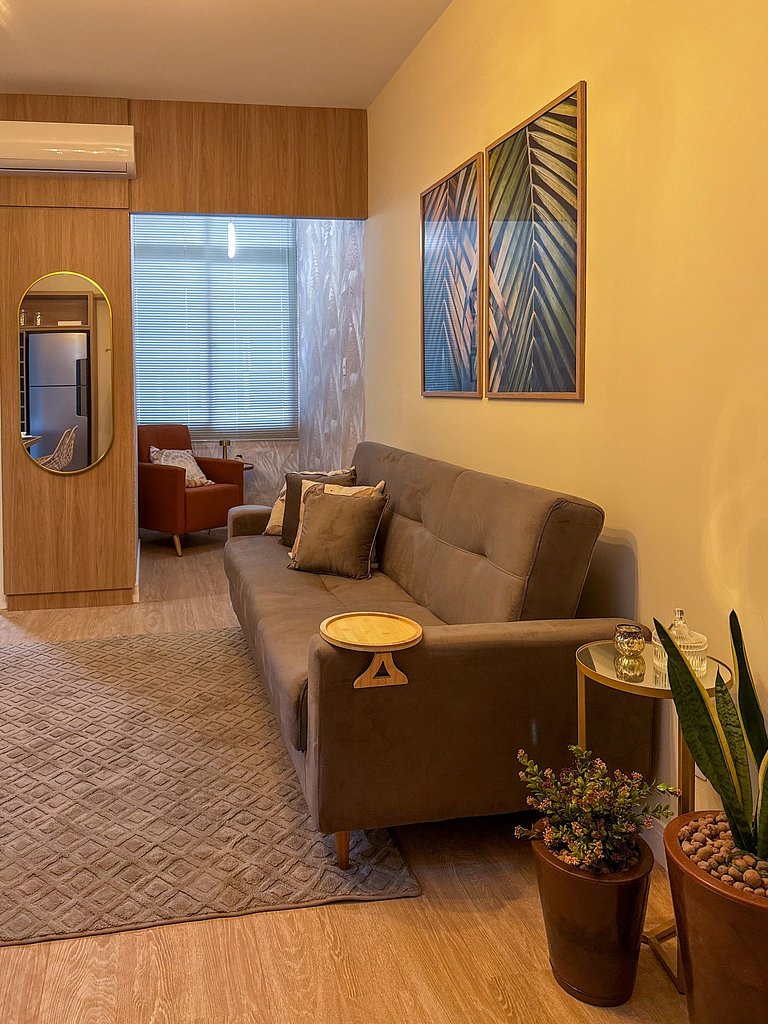 Apartamento novo e moderno no Centro | 600 mega