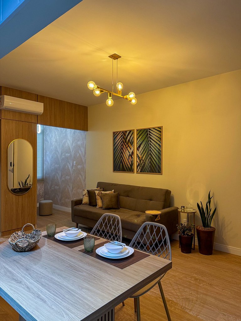 Apartamento novo e moderno no Centro | 600 mega