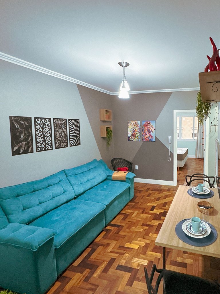 Apto funcional no Centro | Cama Queen | 600mb