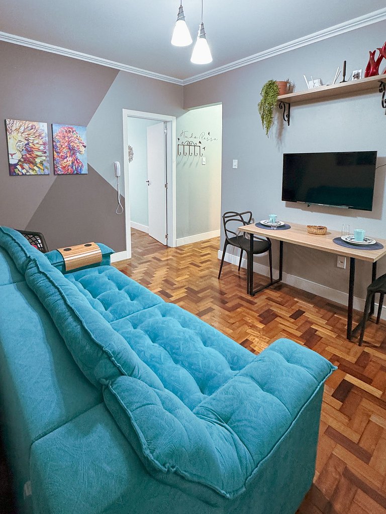 Apto funcional no Centro | Cama Queen | 600mb