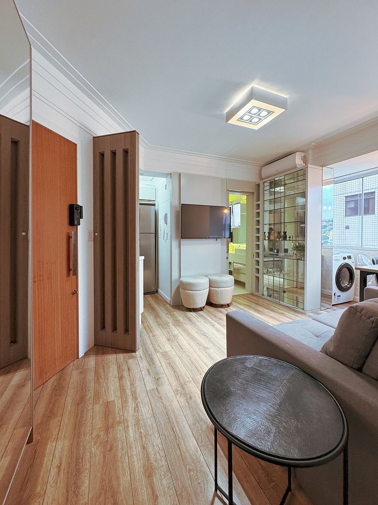 Apartamento Completo com Garagem no Centro