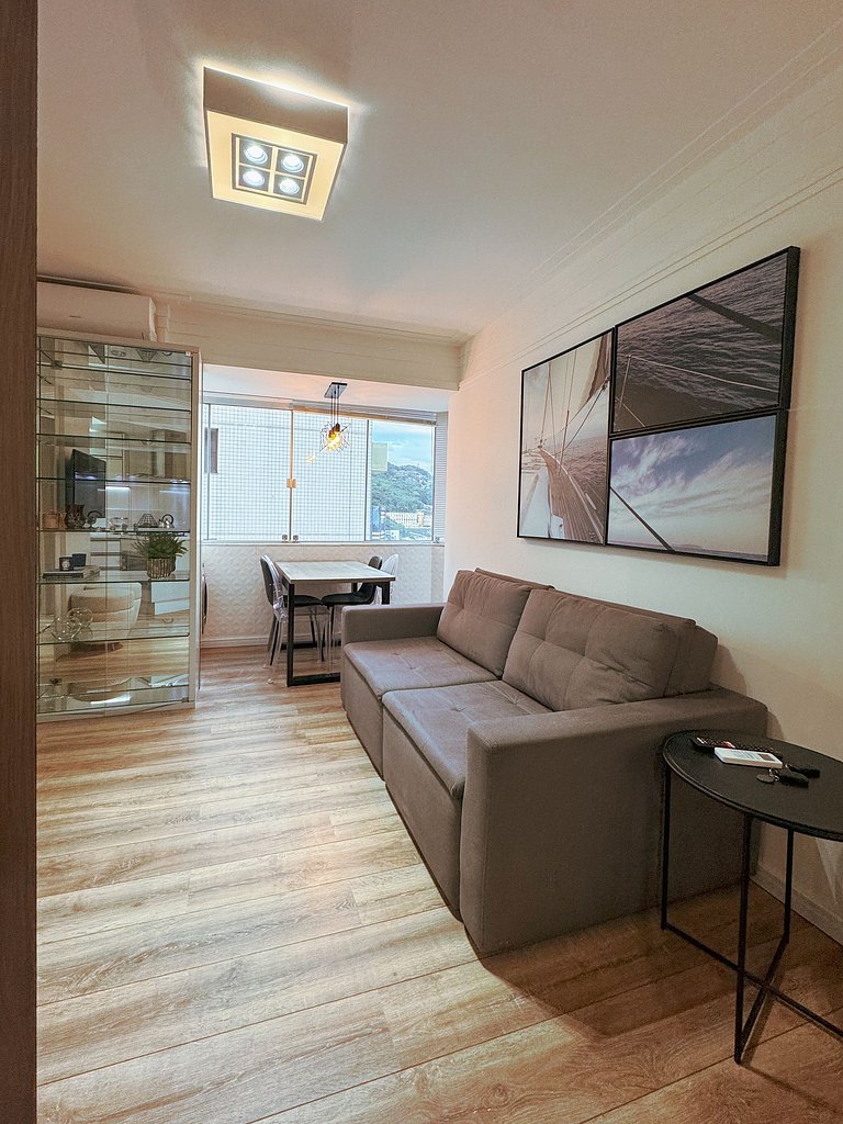 Apartamento Completo com Garagem no Centro