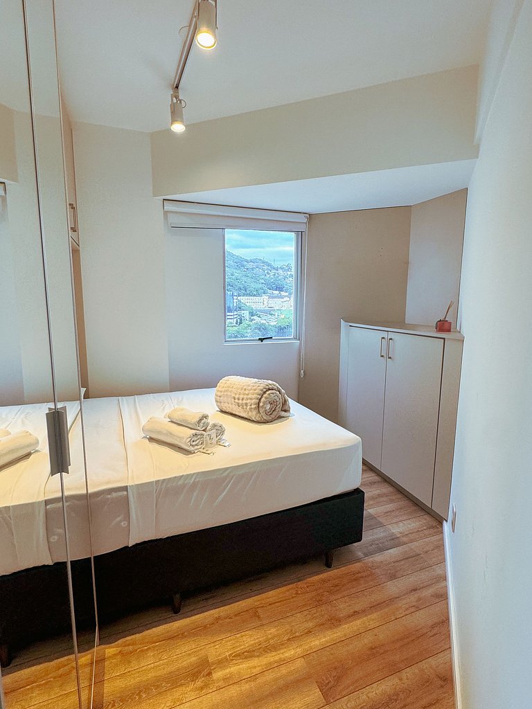Apartamento Completo com Garagem no Centro