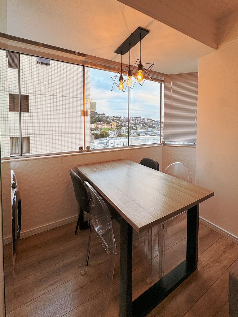 Apartamento Completo com Garagem no Centro