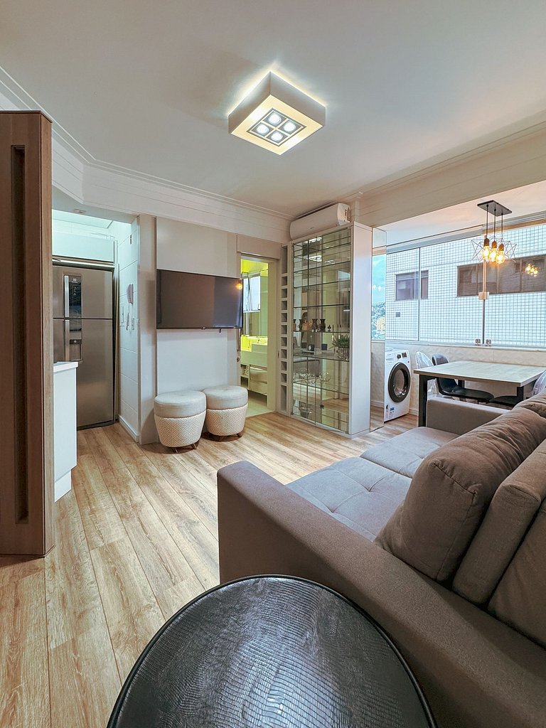 Apartamento Completo com Garagem no Centro