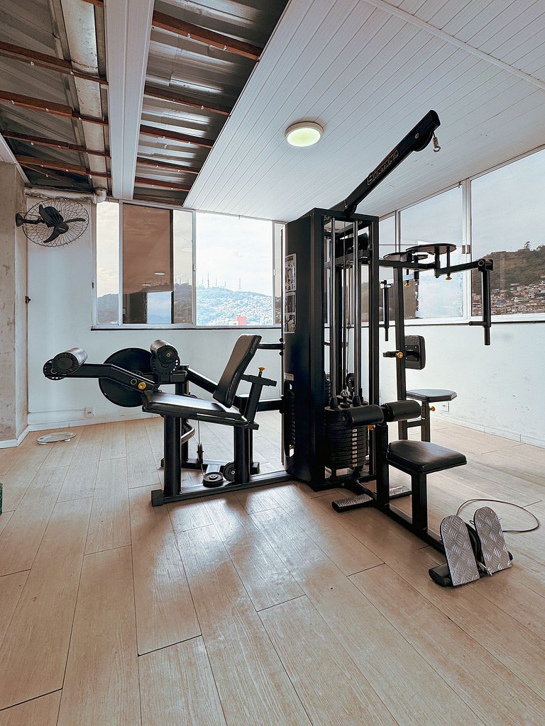 Apartamento Completo com Garagem no Centro