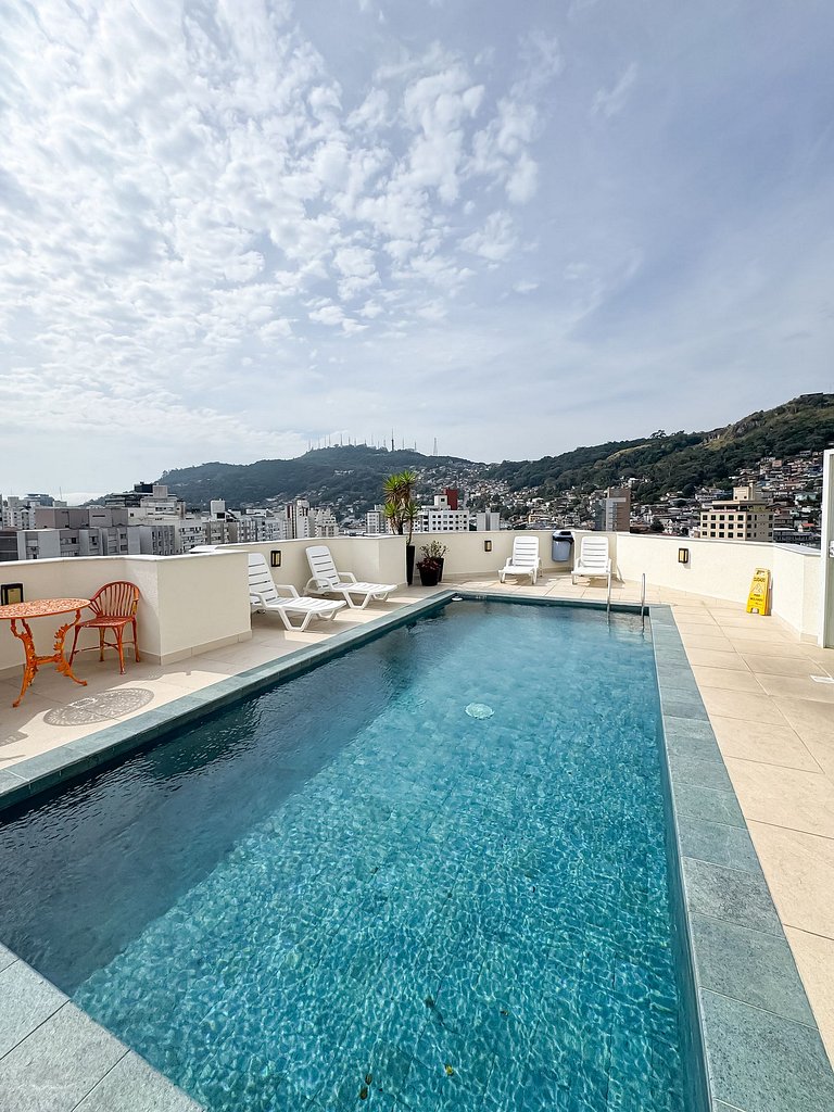 Apartamento Completo com Garagem no Centro